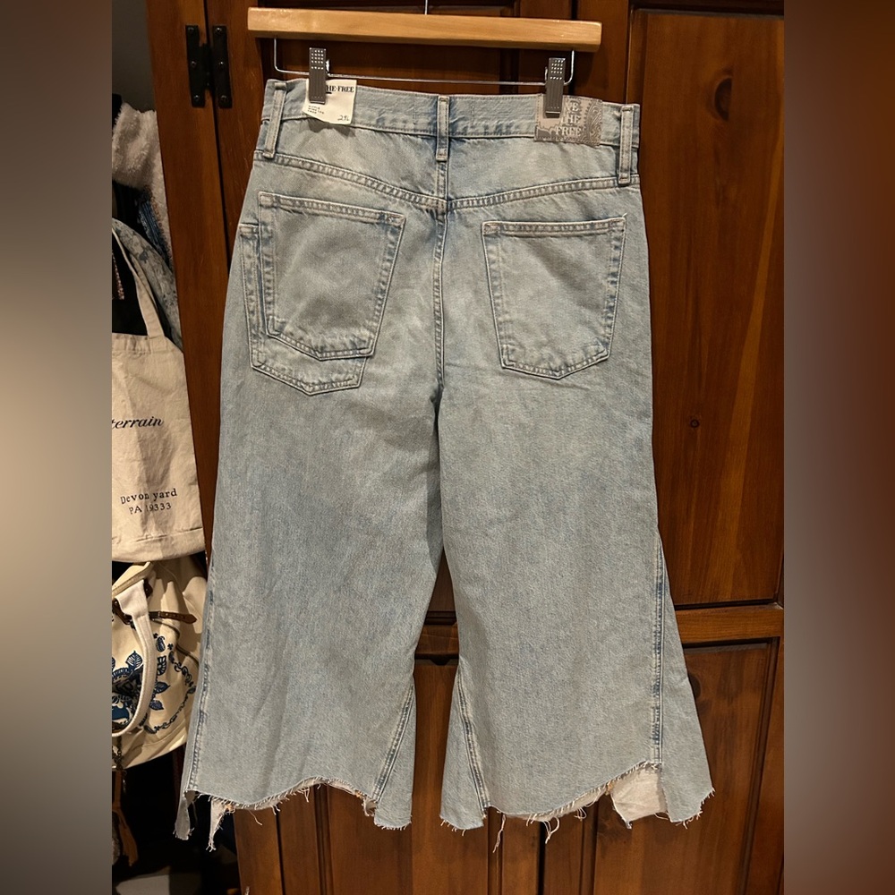 FREE PEOPLE WE THE FREE Ripple Wide Leg Crop Jeans NWT 29L LONG - Picture 4 of 14